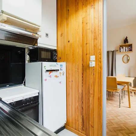 T2 Romeu Apartment